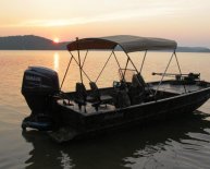 Side steering console for boat